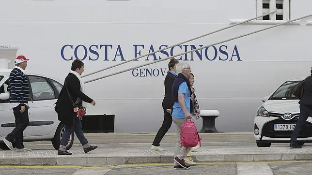 El crucero «Costa Fascinosa» llega a Palma de Mallorca