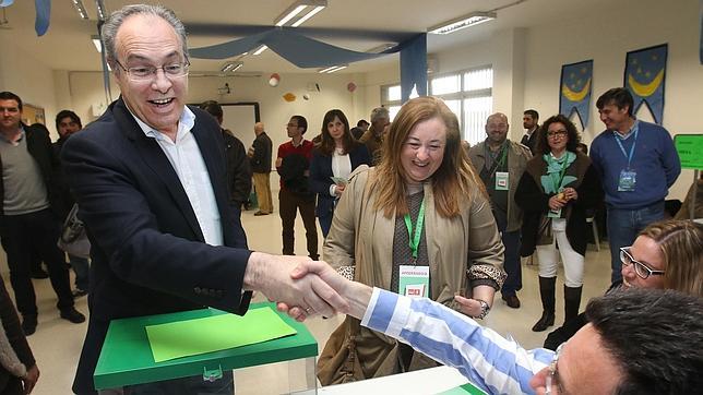 Durán anima a votar para lograr un «gobierno fuerte» del PSOE