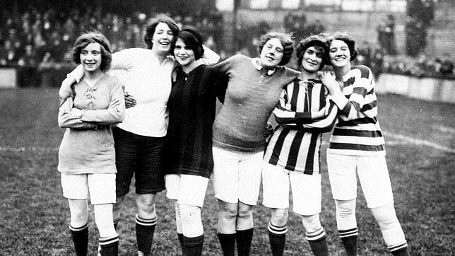 Futbolistas inglesas, en 1914