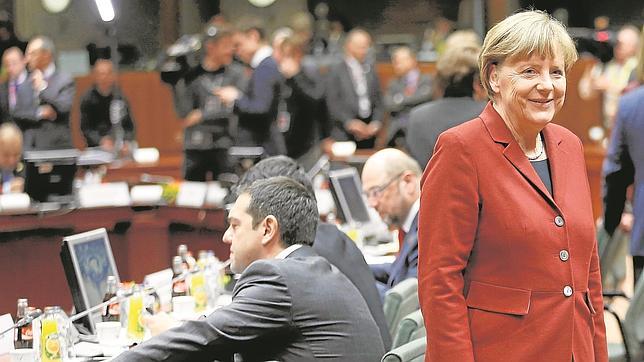 Merkel recibe a Tsipras en Berlín mientras Grecia roza la bancarrota