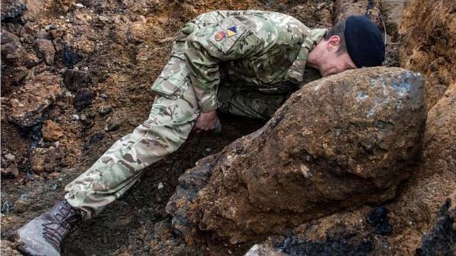 Una bomba sin detonar de la Segunda Guerra Mundial provoca el caos en Londres