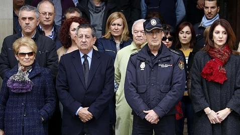 Minuto de silencio en Alicante en honor a las víctimas del avión Germanwings