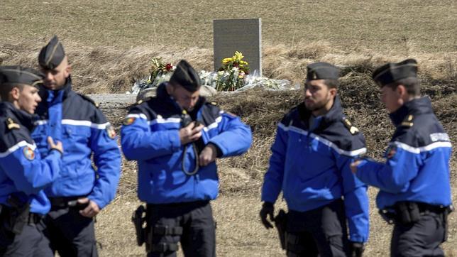 La Gendarmería francesa confirma que no ha hallado ningún cuerpo intacto