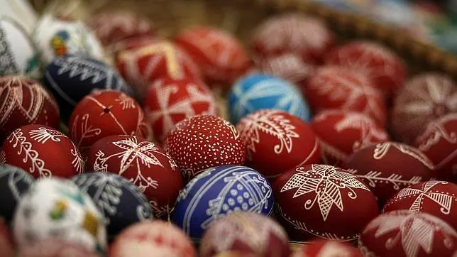 Huevos pintados a mano para la celebración de la Pascua en Bulgaria