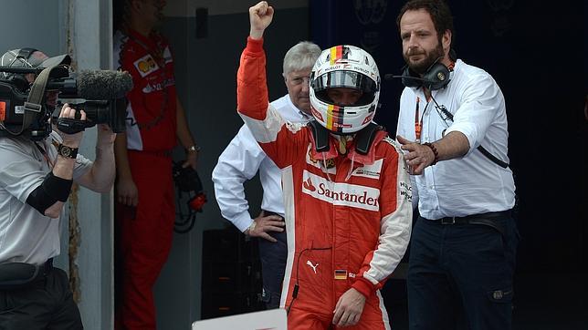 «Ferrari is back, sei grande Seb», el nuevo grito de guerra de la escudería italiana