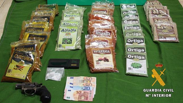 Dos detenidos en Valmojado por tráfico de droga procedente de Perú