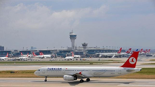 Las autoridades marroquíes registran el avión de Turkish Airlines tras la amenaza de bomba