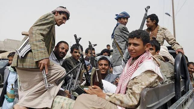 Soldados hutiés en Sanaa