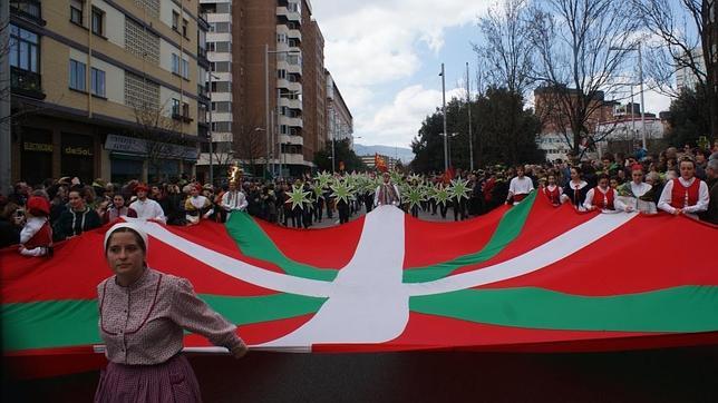 Miles de personas han celebrado hoy el Aberri Eguna, Día de la Patria Vasca