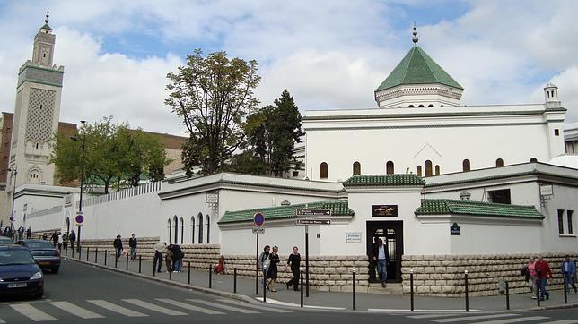 Las mezquitas se duplicarán en Francia el próximo año