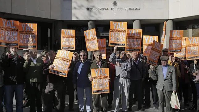 Afectados por el fraude de Fórum Filatélico, en los juzgados de Plaza Castilla