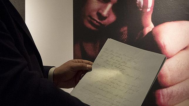 El manuscrito de «American Pie», de Don McLean, junto a la carátula del disco del mismo título