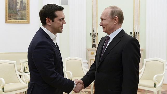 Putin recibe a Tsipras en Moscú un «momento muy oportuno»