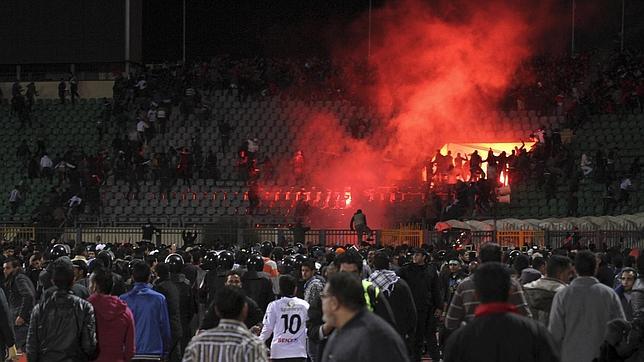 El caos se desató en el césped y en las gradas de Port Said