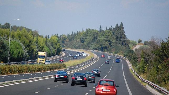 Una gran mayoría de los conductores españoles, a favor de incrementar el máximo de velocidad a 130 km/h.