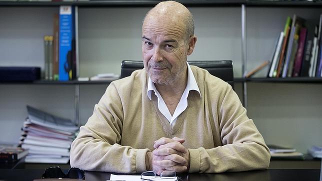 Antonio Resines: «Hay que cumplir la ley, no puede ser que haya 3.000 millones de descargas»