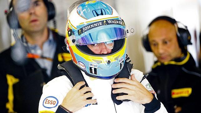 Problemas para Fernando Alonso en la tercera sesión libre