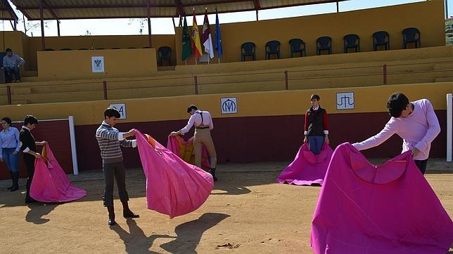 Comienza la temporada taurina en la escuela Domingo Ortega