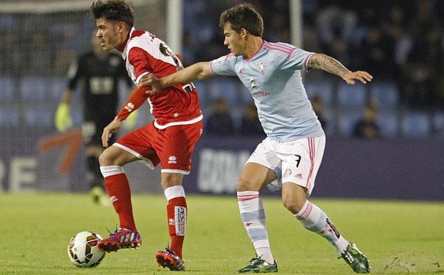 Un recital de Santi Mina fulmina al Rayo Vallecano