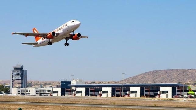 El Aeropuerto de Alicante - Elche estrena nuevas rutas a Roma y Amberes