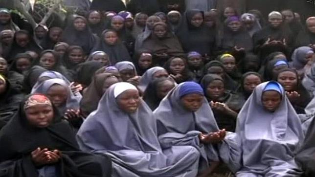 Imagen del vídeo en el que aperecen las niñas secuestradas por Boko Haram