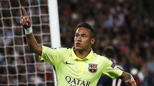 Neymar celebra el 0-1 ante el PSG