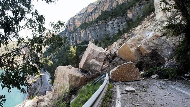 El cura de Cortes de Pallás tarda tres horas en recorrer 72 kilómetros para dar la misa