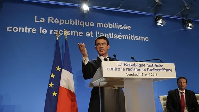 Valls presenta un plan para combatir el racismo y el antisemitismo en Francia