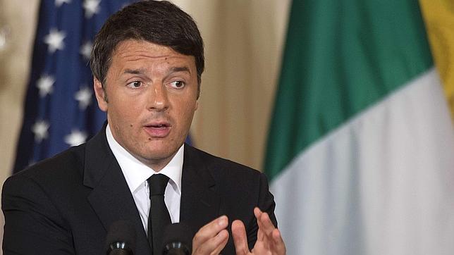 Renzi: «¿Cómo se puede seguir insensibles cuando asistimos a una masacre en el Mediterráneo?»