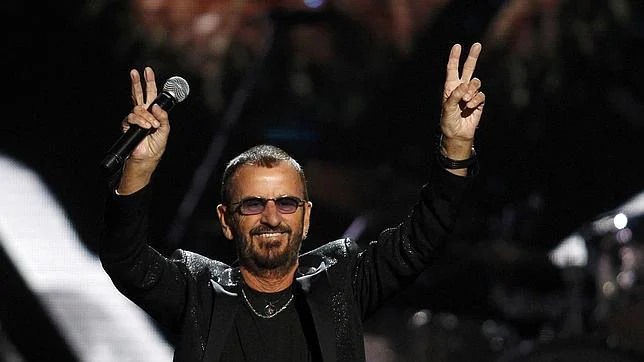 Ringo Starr al recibir el «honor»