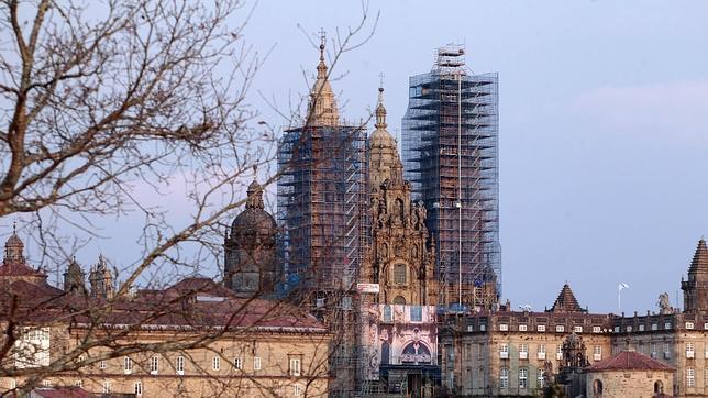 Patrimonio decidirá cómo reconstruir el remate de la Torre Sur de la Catedral de Santiago