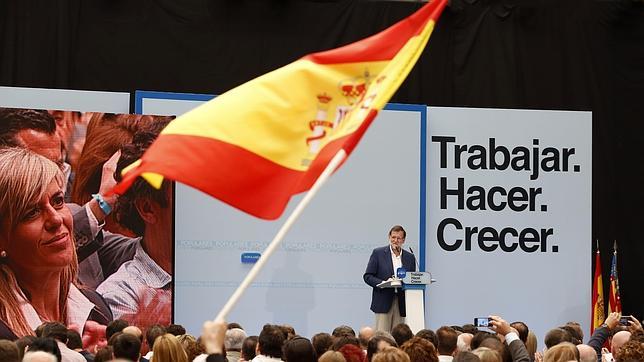 Rajoy propone financiación, agua y AVE autonómico para recuperar al electorado