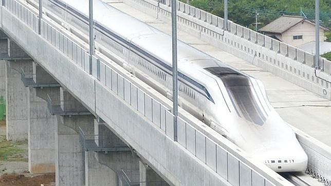Shinkansen de levitación magnética de la serie L0