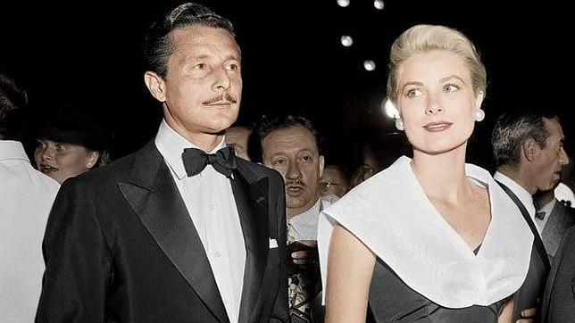 Oleg Cassini y Grace Kelly, en 1954
