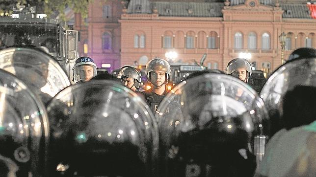 Tres personas al día son torturadas por la Policía en Buenos Aires