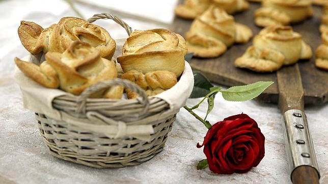 Pan de Sant Jordi, rosas de «sashimi»... la inventiva  del comercio no tiene límites