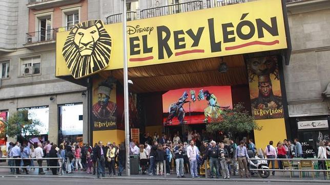 Las pantallas gigantes, al rescate de los teatros de Madrid
