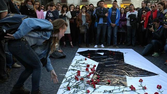 «Algunos alumnos no paran de llorar; otros, ni han podido volver a clase»