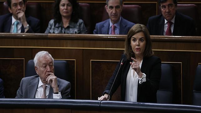 La vicepresidenta rompe el tabú de la «amnistía fiscal» ante el estupor popular