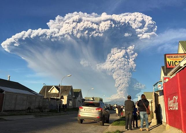 Más de 4.000 evacuados por la erupción del volcán Calbuco en el sur de Chile