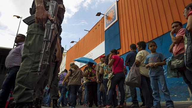 Venezuela acumula más de 1.700 detenidos en lo que va de año acusados de «desestabilizar la economía»