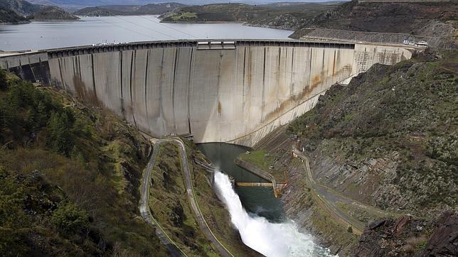 El embalse de la Sierra Norte que atrajo OVNIS durante más de diez años