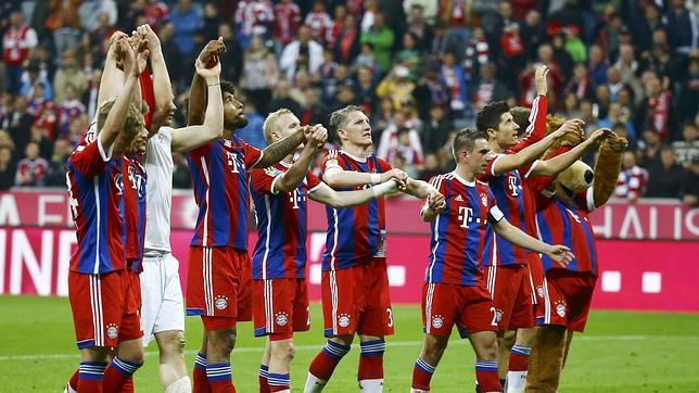 Los jugadores del Bayern, después de ganar el sábado al Hertha
