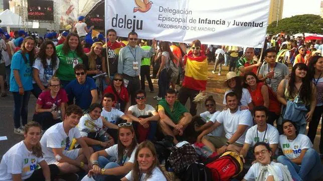 Un grupo de jóvenes españoles en la JMJ de Río de Janeiro, en Brasil
