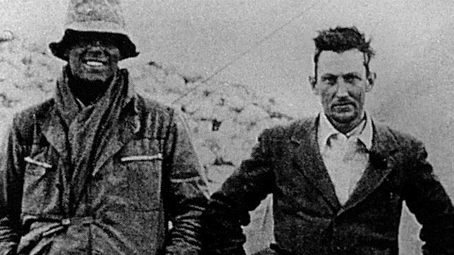 George Mallory (derecha) y Andrew Irvine