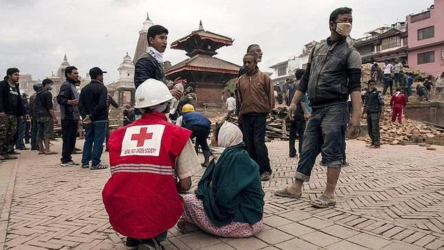 Exteriores busca a 117 españoles en Nepal y ultima el envío del avión oficial