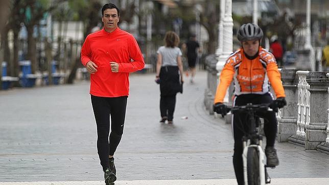 Pedro Sánchez: «Un cargo político debe serlo las 24 horas del día, los 365 días del año»