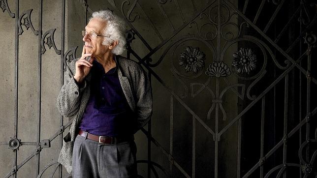 El filósofo Tzvetan Todorov, fotografiado en Bilbao, donde ha asistido al festival literario Gutun Zuria