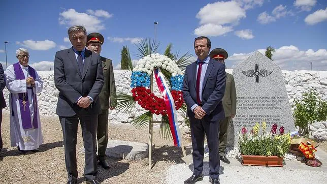 Santa Cruz de la Zarza recuerda a los aviadores rusos fallecidos en la Guerra Civil