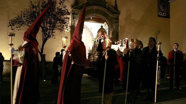 La Semana Santa (en la foto, un acto en La Laguna) es un período en el que los sucesivos gobiernos han concedido indultos a presos por delitos menores